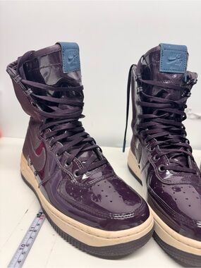 Nike
SF Air Force 1 Premium Port Wine Ankle straps Not included